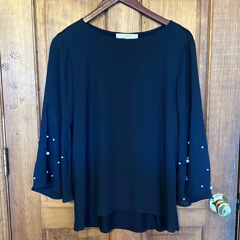 Beautiful 3/4 embellished sleeve shirt